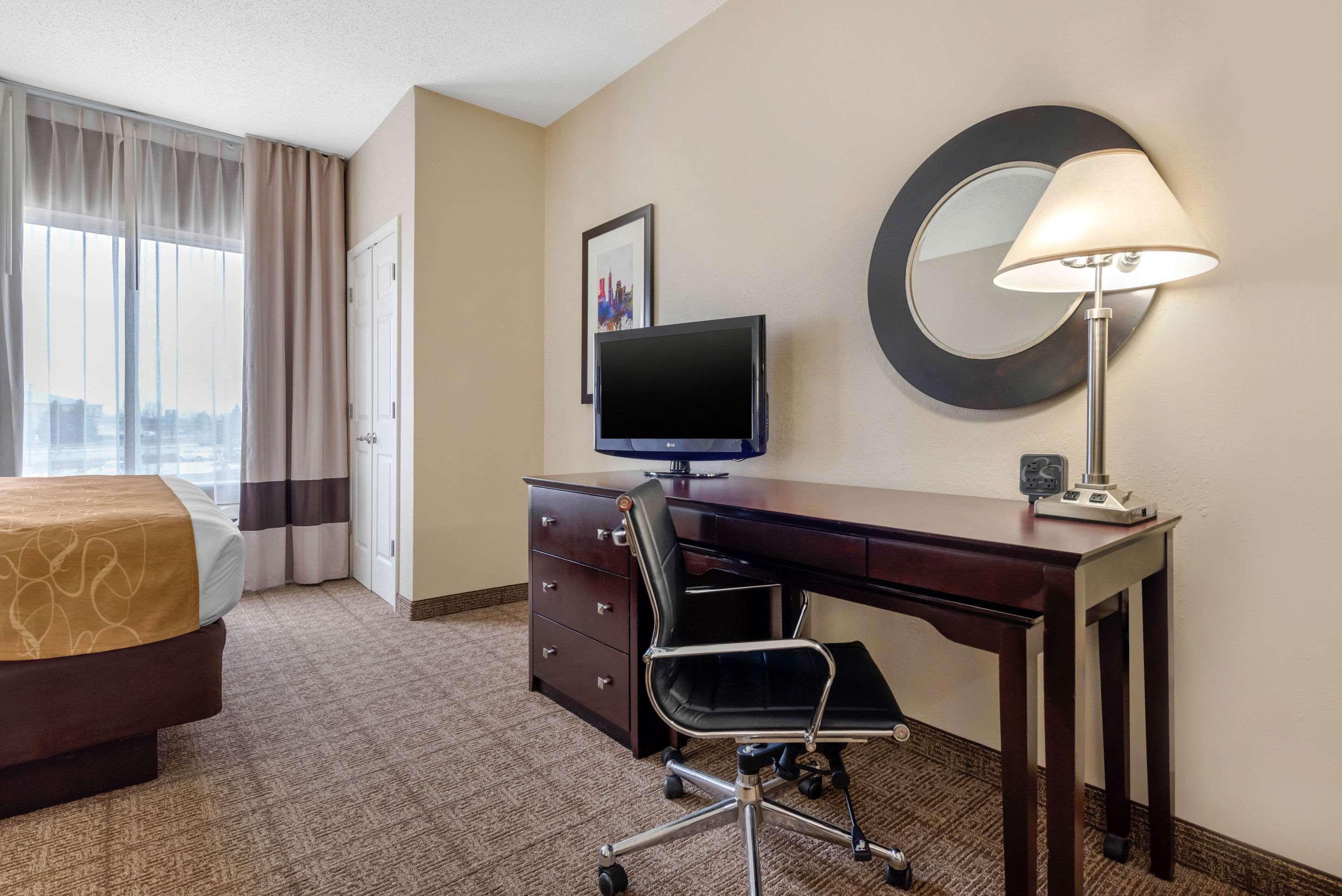 Comfort Suites Lafayette University Area Екстер'єр фото