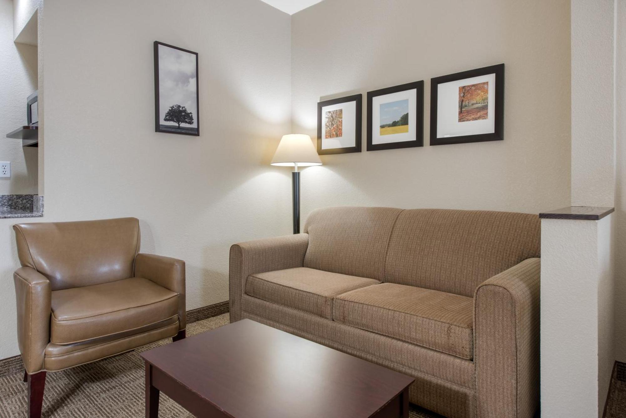 Comfort Suites Lafayette University Area Екстер'єр фото
