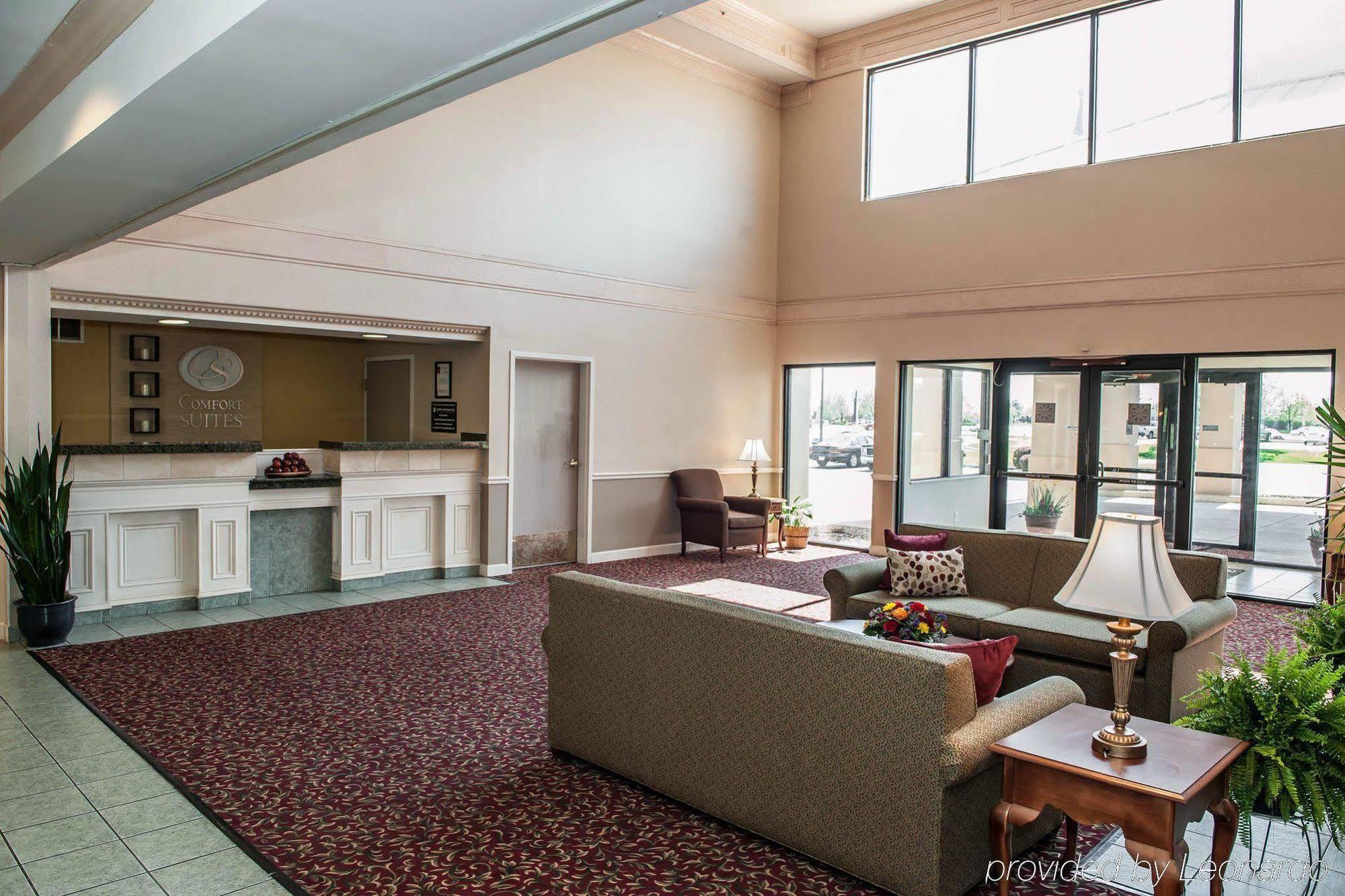 Comfort Suites Lafayette University Area Екстер'єр фото